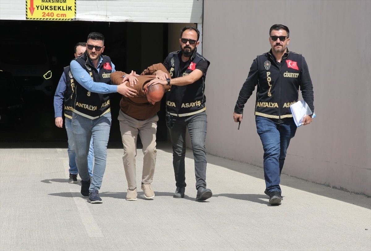 ANTALYA (AA) – Antalya'nın Kepez ilçesinde silahla vurulan kişi hastanede
