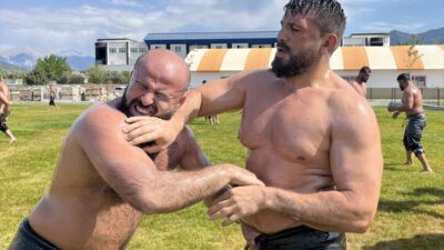 ANTALYA (AA) – Yağlı güreşte birbirinden başarılı pehlivanların yetiştiği Antalya'da,