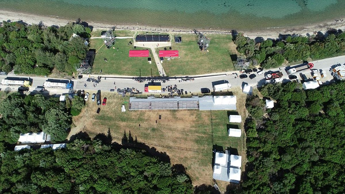 Çanakkale Kara Savaşları'nın 109'uncu yılı dolayısıyla Anzak Koyu'nda, Avustralya ve