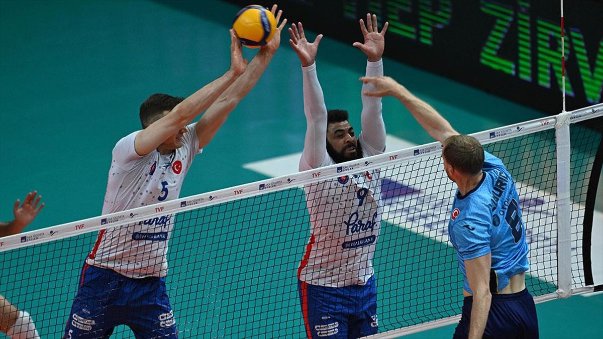 Voleybol AXA Sigorta Efeler Ligi final etabı üçüncü maçında Fenerbahçe