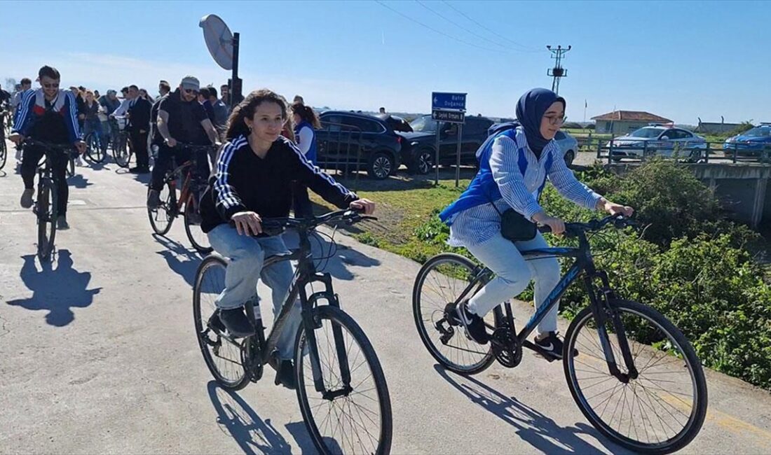 Samsun’un Bafra ilçesinde Turizm Haftası kapsamında, Kuş Cenneti’nde bisiklet turu