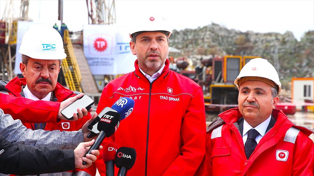 Enerji ve Tabii Kaynaklar Bakanı Alparslan Bayraktar, Gabar'da 33 kuyuda