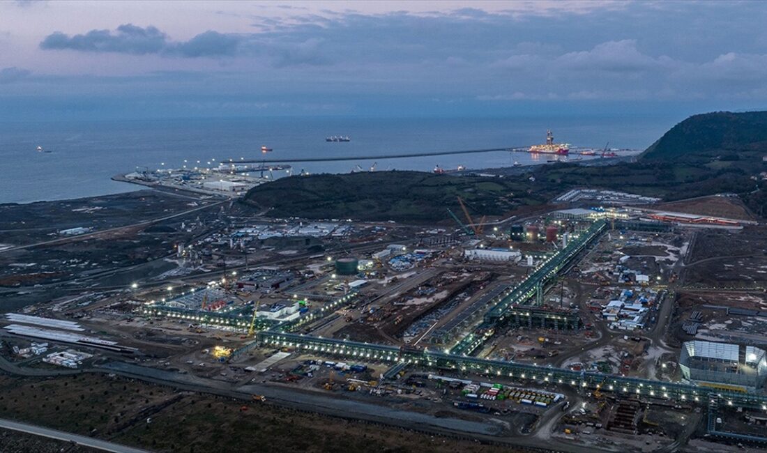 Enerji ve Tabii Kaynaklar Bakanı Alparslan Bayraktar, Sakarya Gaz Sahası'nda