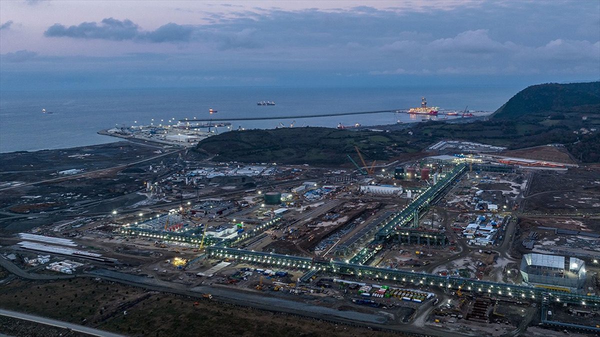 Enerji ve Tabii Kaynaklar Bakanı Alparslan Bayraktar, Sakarya Gaz Sahası'nda