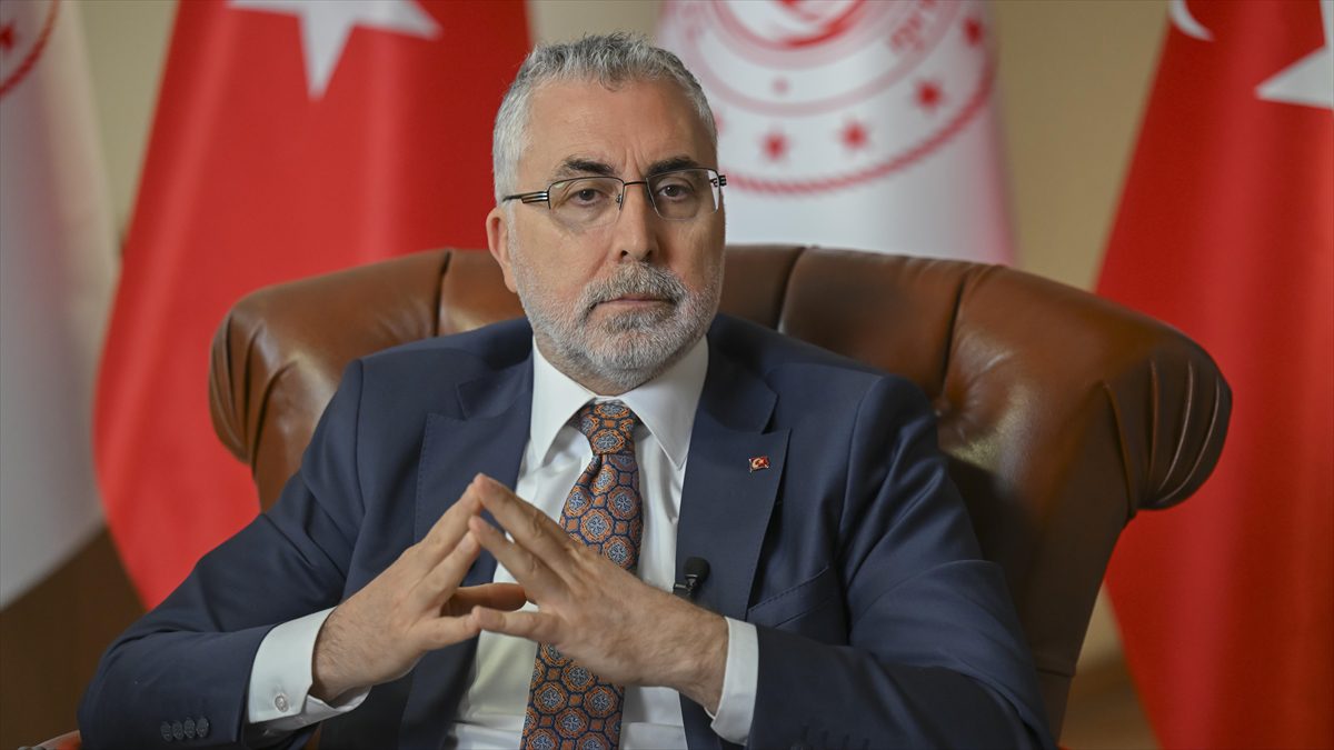 Çalışma ve Sosyal Güvenlik Bakanı Vedat Işıkhan, "1 Mayıs gibi