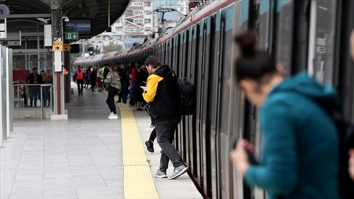 TCDD Taşımacılık AŞ tarafından işletilen Ankara'da Başkentray, İstanbul'da Marmaray, Sirkeci-Kazlıçeşme