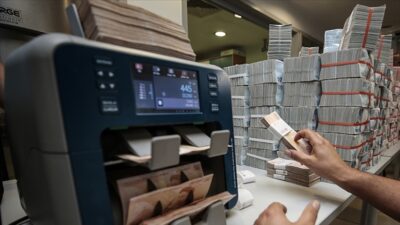 Bankacılık sektörünün kredi hacmi, geçen hafta 12 milyar 787 milyon