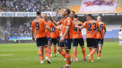 Trendyol Süper Lig'in 33. hafta mücadelesinde RAMS Başakşehir, sahasında Çaykur