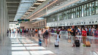 Bakan Uraloğlu, Ramazan Bayramı tatilinde Türkiye genelindeki havalimanlarında gerçekleşen 42