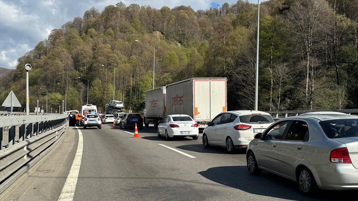 İçişleri Bakanı Ali Yerlikaya, bayram tatilinin ilk 2 günündeki trafik