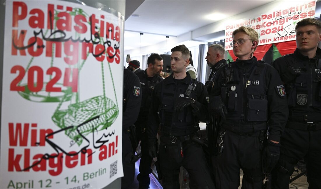 BERLIN (AA) – Berlin’de Tempelhof semtindeki bir solonda düzenlenen Filistin