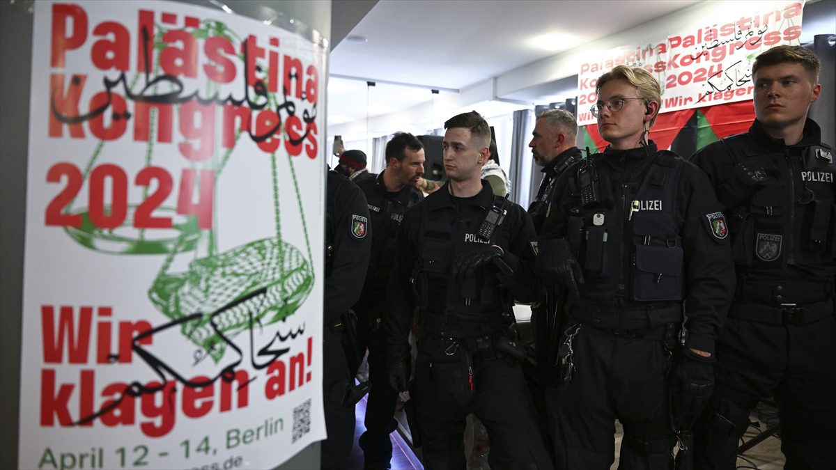 BERLIN (AA) – Berlin’de Tempelhof semtindeki bir solonda düzenlenen Filistin