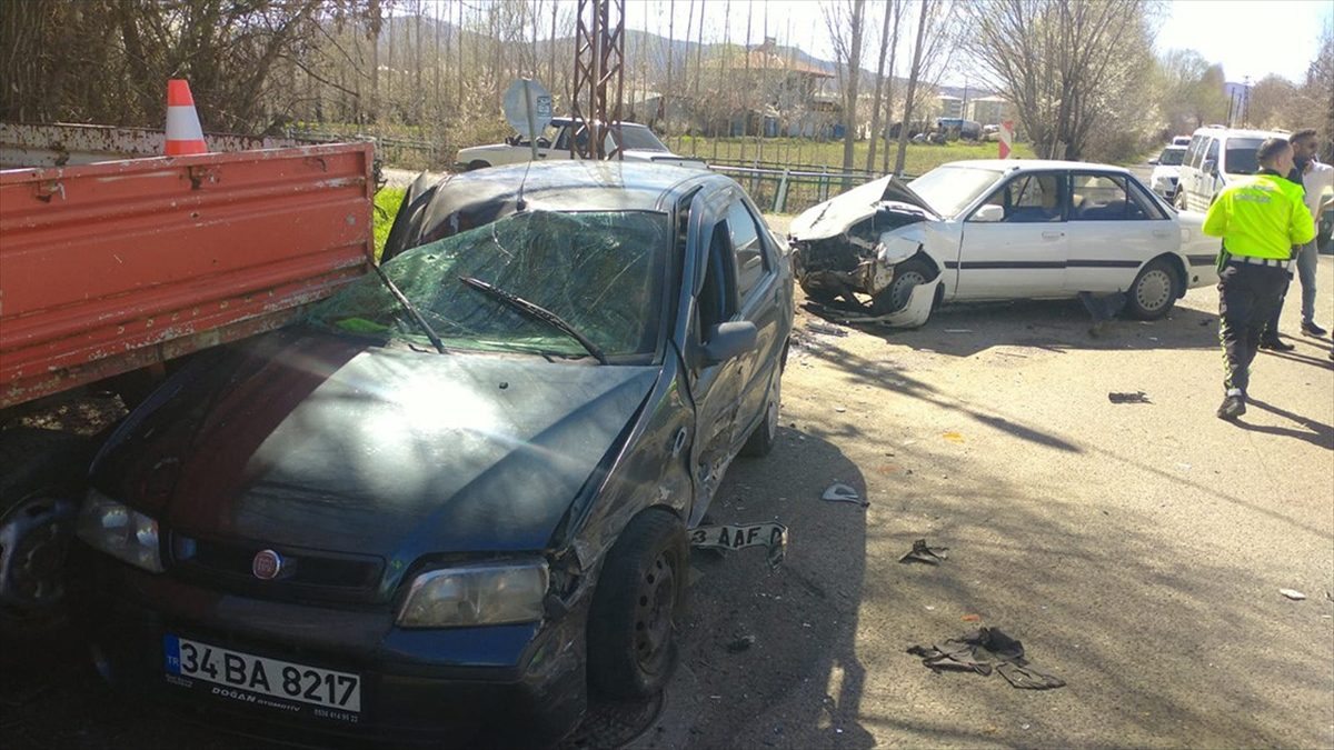BINGÖL (AA) – Sürücülerinin kimliği henüz öğrenilemeyen 34 BA 8217
