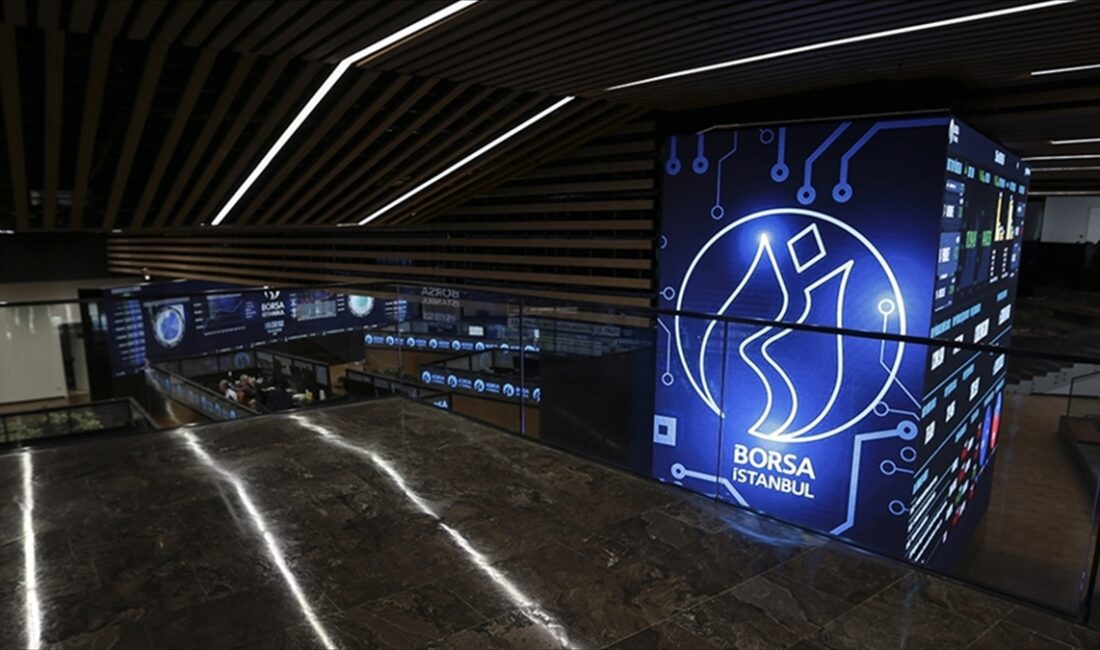 Borsa İstanbul'da BIST 100 endeksi, 10.008,02 puanla rekor seviyeyi gördü.