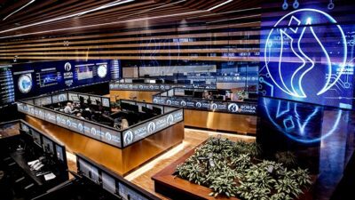 Borsa İstanbul'da BIST 100 endeksi, haftaya yüzde 0,56 düşüşle 9.759,28