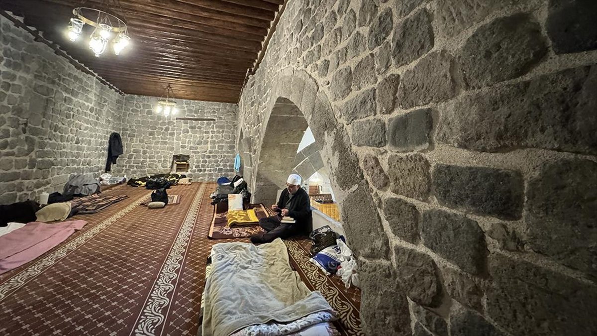 Kayseri'de ramazanın son 10 gününü ibadetle geçirmek isteyenler, itikaf sünneti