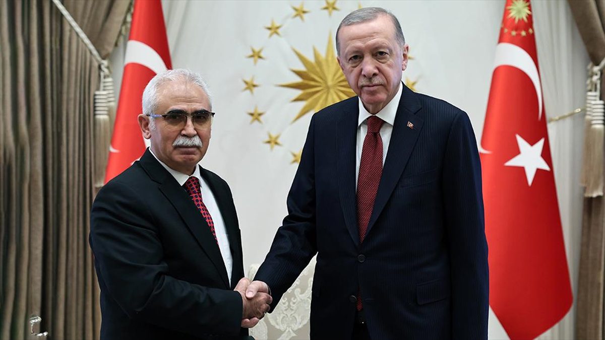 Cumhurbaşkanı Recep Tayyip Erdoğan, Anayasa Mahkemesi Başkanlığına seçilen Kadir Özkaya'yı