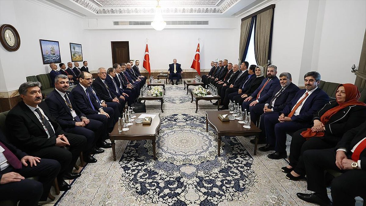 Cumhurbaşkanı Recep Tayyip Erdoğan, Bağdat'ta Irak Türkmen toplumu ile Irak