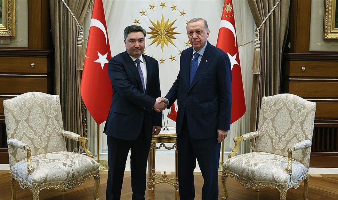 Cumhurbaşkanı Recep Tayyip Erdoğan, Kazakistan Başbakanı Oljas Bektenov'u kabul etti.