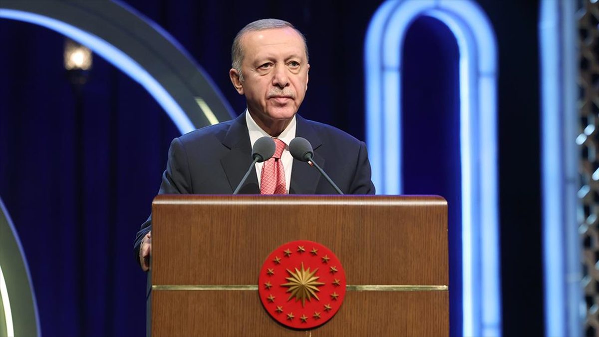 İSTANBUL (AA) – Erdoğan, TRT 1’de yayınlanan Kur’an-ı Kerim’i Güzel