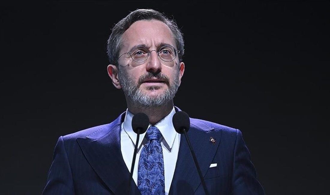 Cumhurbaşkanlığı İletişim Başkanı Fahrettin Altun, "İsrail, gazetecileri hedef alarak, sadece