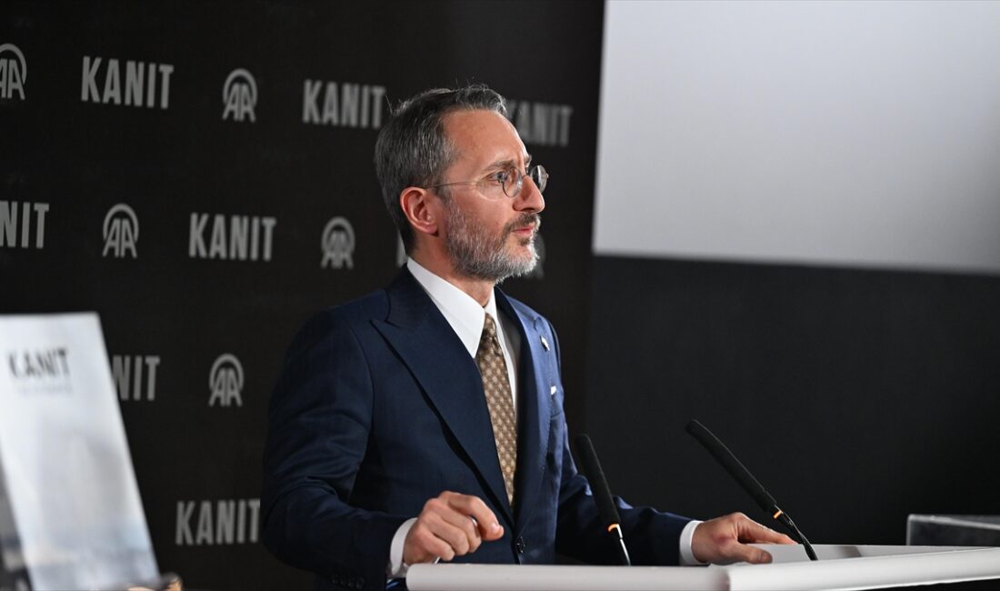 Cumhurbaşkanlığı İletişim Başkanı Fahrettin Altun, "İsrail'in hem Filistinlileri hem de