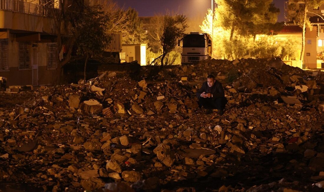 Kahramanmaraş merkezli 6 Şubat 2023'teki depremlerde Gaziantep'in İslahiye ilçesinde yıkılan
