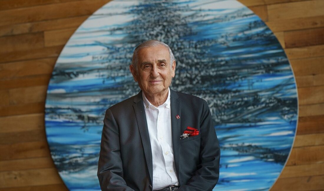 Usta ressam Devrim Erbil'in daha önce sergilenmemiş eserlerinden oluşan "Inspirations"
