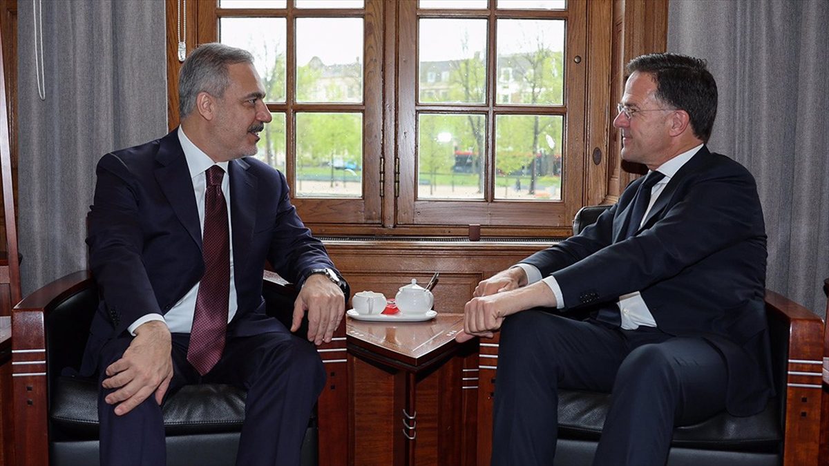 Dışişleri Bakanı Hakan Fidan, Hollanda'nın Lahey kentinde Hollanda Başbakanı Mark