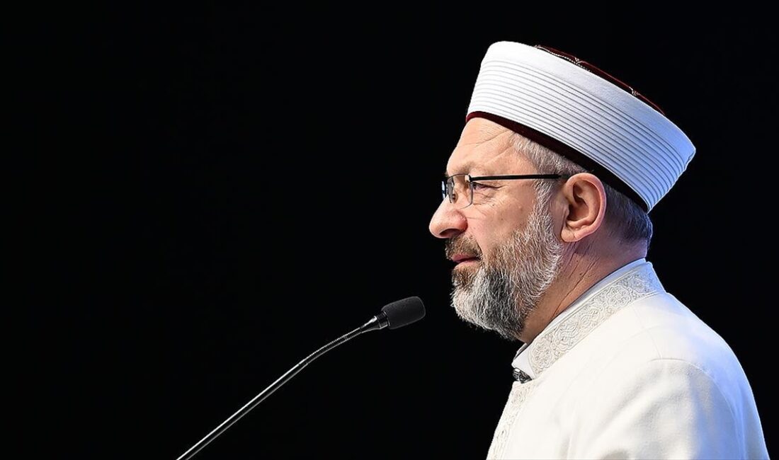 Diyanet İşleri Başkanı Ali Erbaş, İslam aleminin Kadir Gecesi'ni tebrik