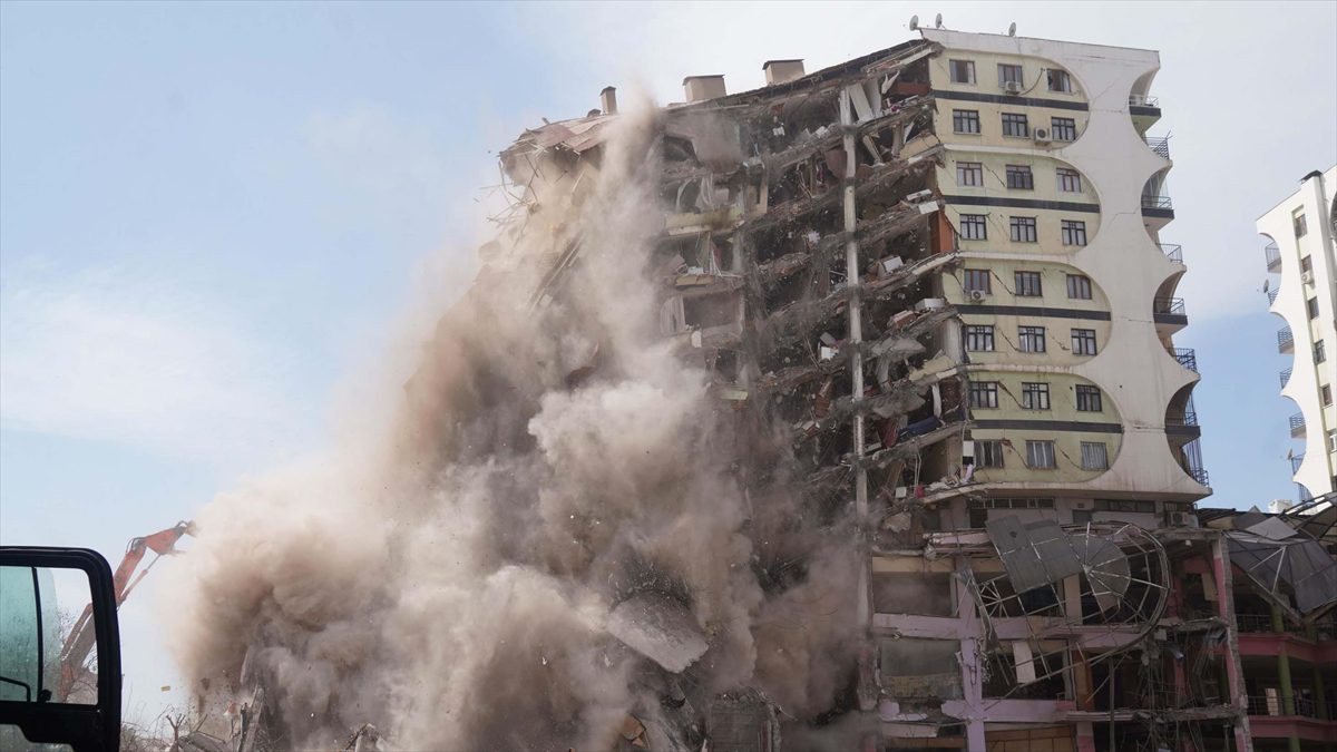 Diyarbakır'da, 6 Şubat 2023'te meydana gelen depremlerde yıkılan ve 89