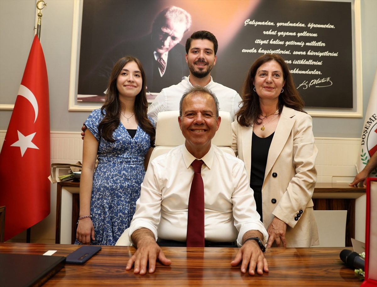 Döşemealtı Belediye Başkanı Menderes Dal görevine başladı