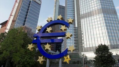 Avrupa Merkez Bankasının (ECB) Tüketici Beklentileri Anketi'ne göre, Avro Bölgesi'ndeki