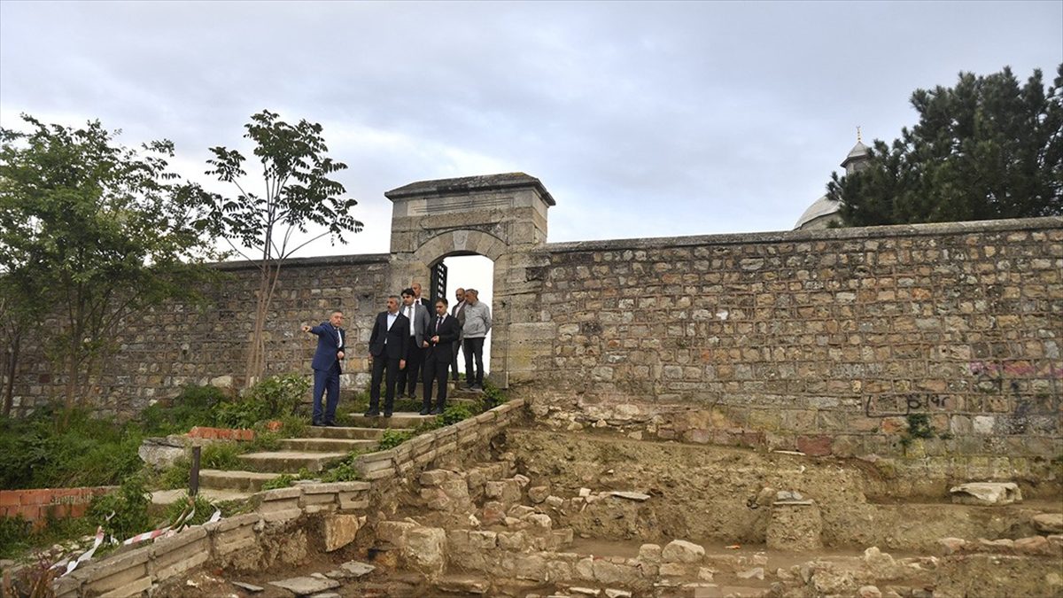 Edirne Valisi Yunus Sezer, kentte restore edilmeyen tarihi yapı kalmayacağını