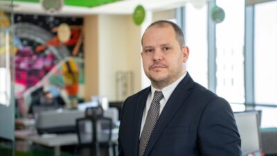 - Türkiye genelinde konut satışları mart ayında bir önceki yılın