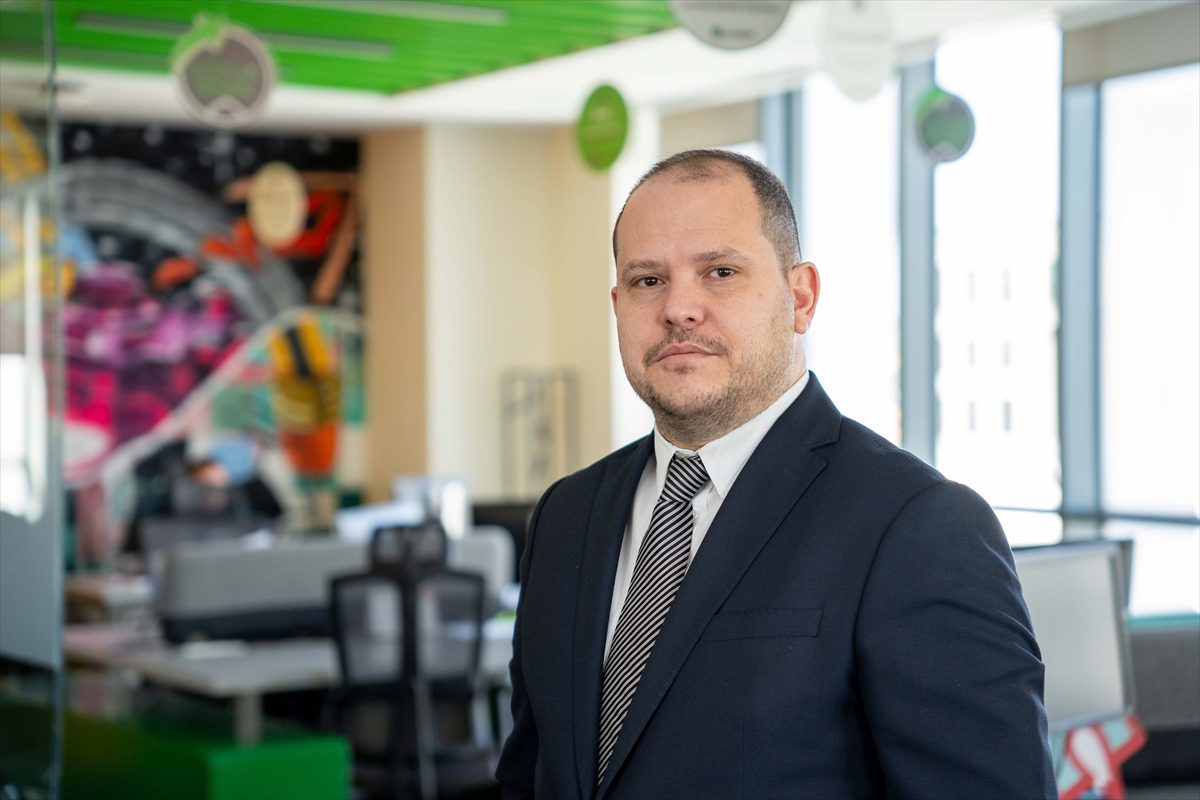 - Türkiye genelinde konut satışları mart ayında bir önceki yılın