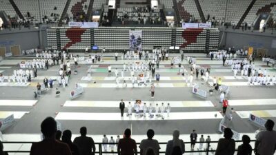 ANTALYA (AA) – Eskrimde Uluslararası Çocuk Kupası, Antalya'da başladı. Arena