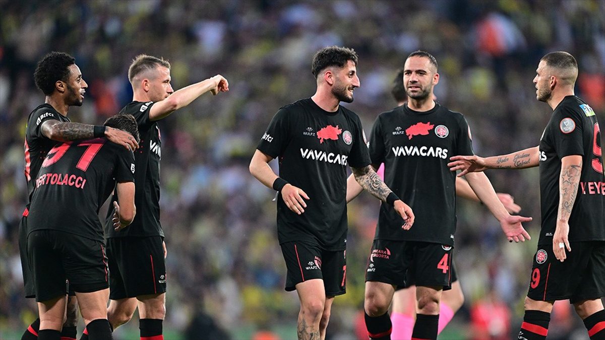 Trendyol Süper Lig'in 34. haftasında VavaCars Fatih Karagümrük, yarın Bitexen