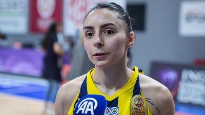 Fenerbahçe Alagöz Holding Kadın Basketbol Takımı'nın kaptanı Alperi Onar, sarı-lacivertli