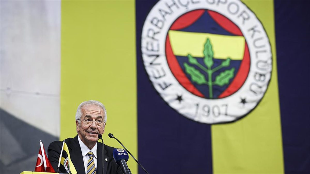 Fenerbahçe Kulübü Başkan Vekili Erol Bilecik, Galatasaray ile oynanacak Turkcell