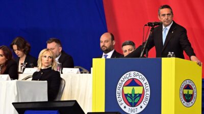 Fenerbahçe Kulübü Başkanı Ali Koç, çoğunluğun sağlanmasıyla başlayan olağanüstü genel