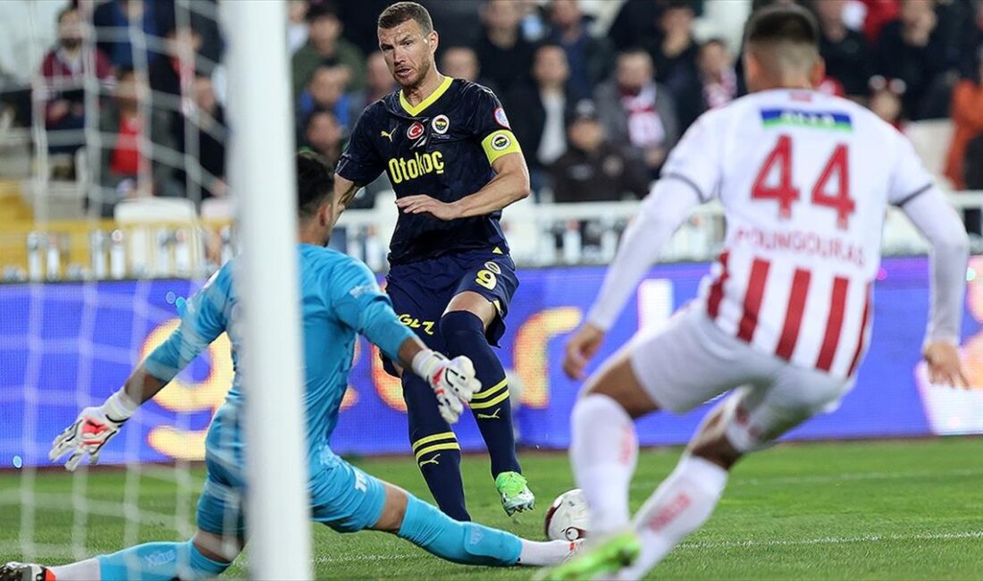 Fenerbahçe, Trendyol Süper Lig'in 33. haftasında konuk olduğu EMS Yapı