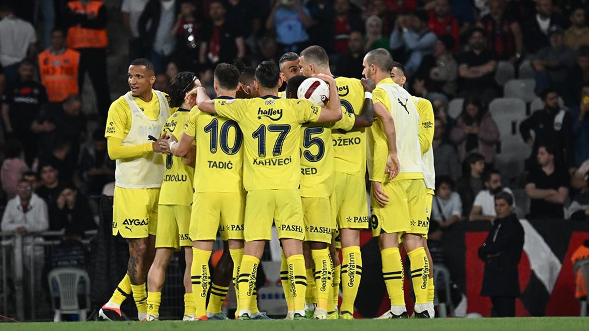 İSTANBUL (AA) – 13. dakikada sol kanatta topla buluşan Levent