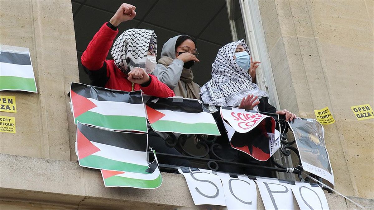 Filistin destekçisi gösterilere sahne olması nedeniyle Paris'teki Sciences Po Üniversitesine