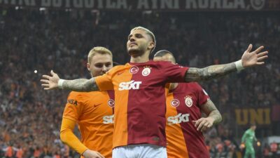 İSTANBUL (AA) – İlk yarı 6. dakikada Ziyech’in sağdan ortasında