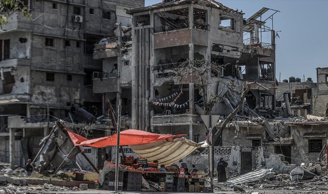 İsrail ordusunun arkasında büyük bir yıkım bırakarak çekildiği Gazze Şeridi'nin