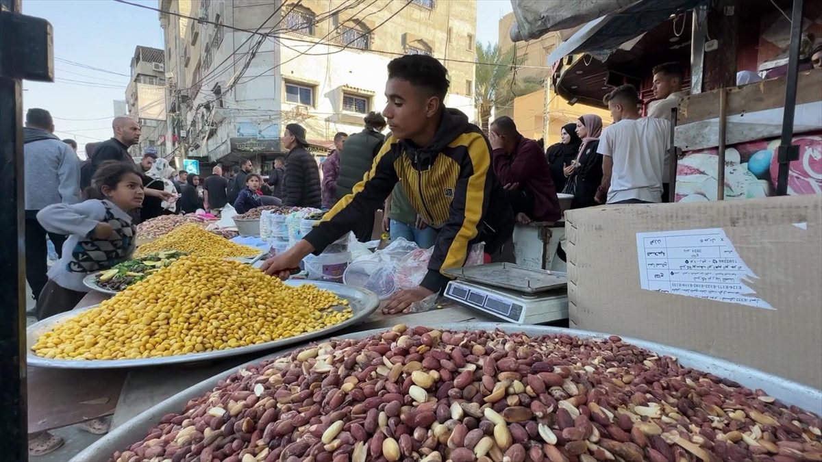 GAZZE (AA) – İsrail’in saldırılarından kaçan yüzbinlerce kişinin sığındığı Refah’ın