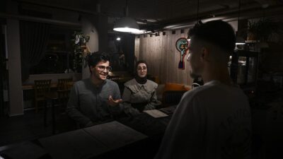 Çok nadir görülen genetik XP hastalığı nedeniyle yaşamlarını gün ışığından