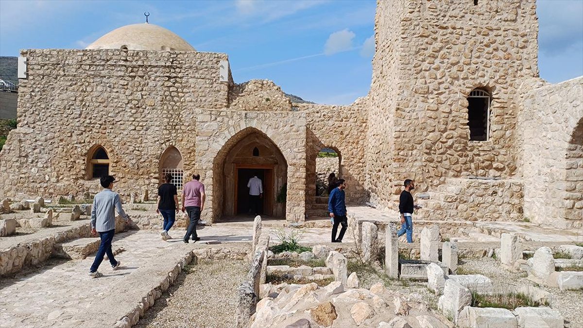 Batman'ın Hasankeyf ilçesi, Ramazan Bayramı tatilinde ülkenin farklı bölgelerinden gelen
