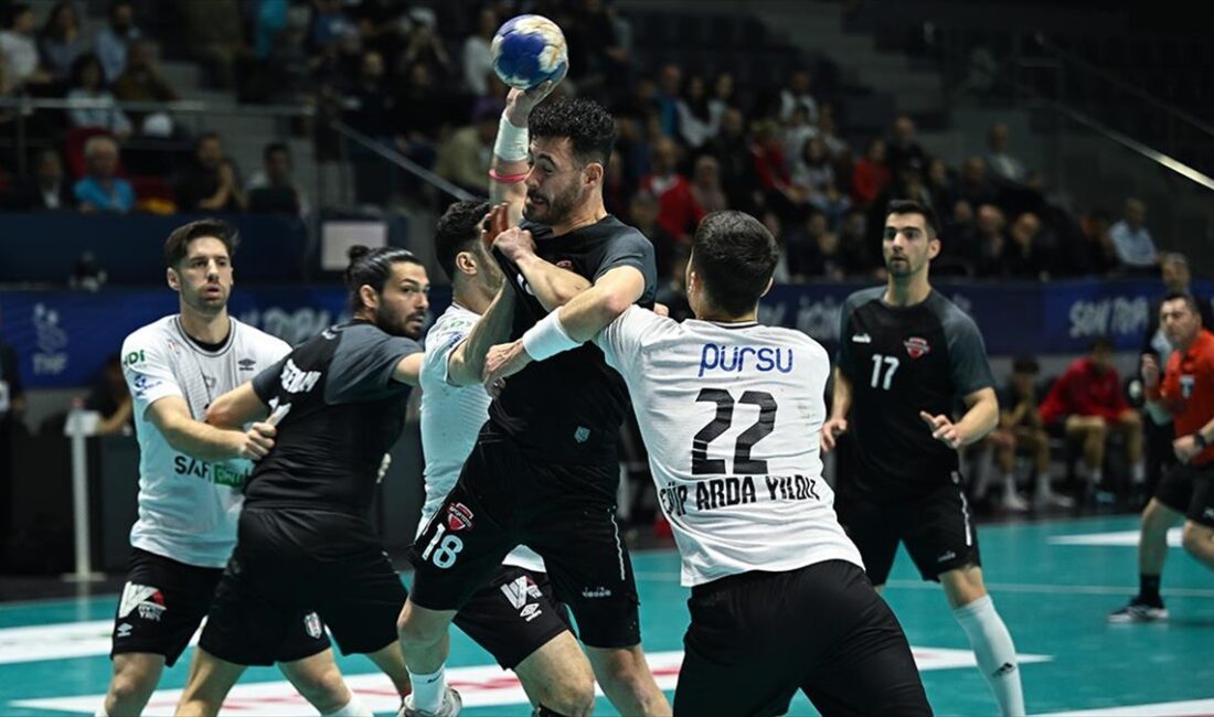 Hentbolda HDI Sigorta Erkekler Türkiye Kupası'nı final maçında Spor Toto'yu